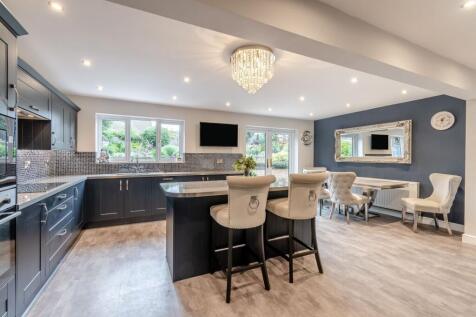 Kitchen/ dining room