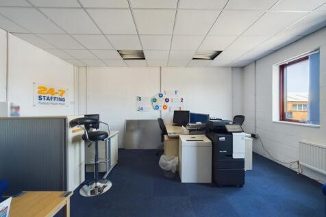 CAM02023G0-PR0075-STILL012