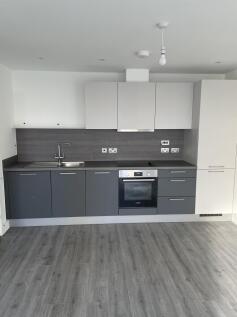 2-bed flat on George Street, Ashford, £1,350/mo