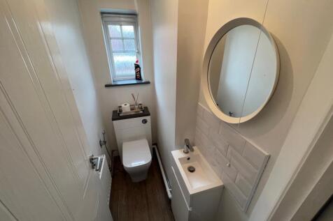 Cloakroom/wc