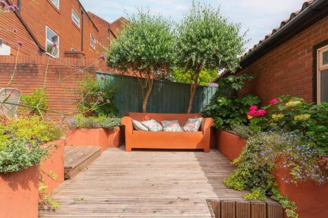 0W6RWW - External G.jpg