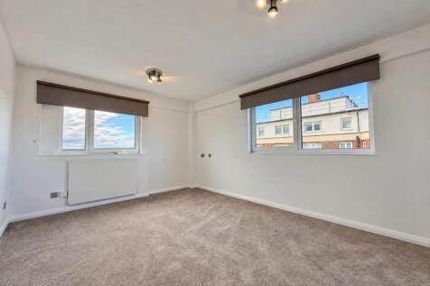 St Clements Court East, Leigh on sea, Leigh on sea,  photo 5