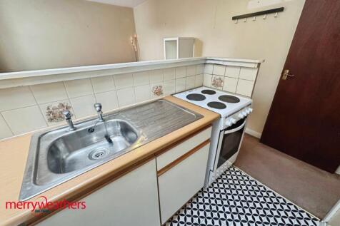 Flat 6 Millhouse Court, Dalton, Rotherham photo 3