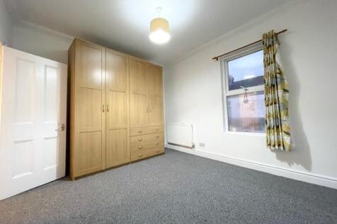 Ivy Leigh, L13 photo 4