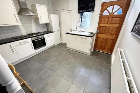 Hawksworth Grove, Kirkstall, Leeds, West Yorkshire. photo 4