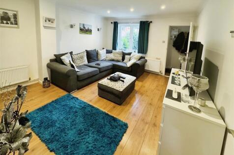 Hunters Close 12.jpg