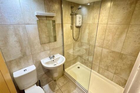Flat 2, 16 Edgcumbe Gardens Shower Room