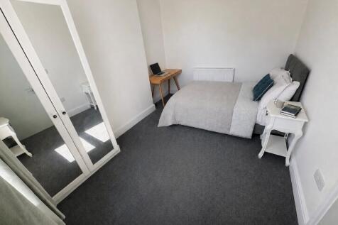 Room 3 at £650pcm