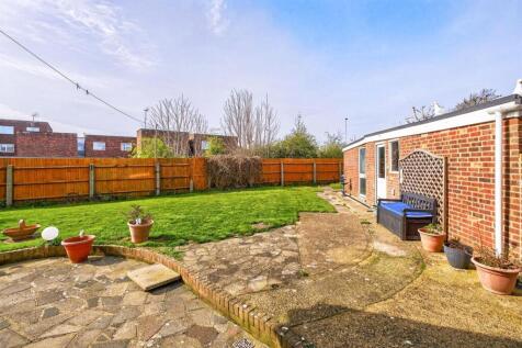 4 Lavant Close FInal-29.jpg