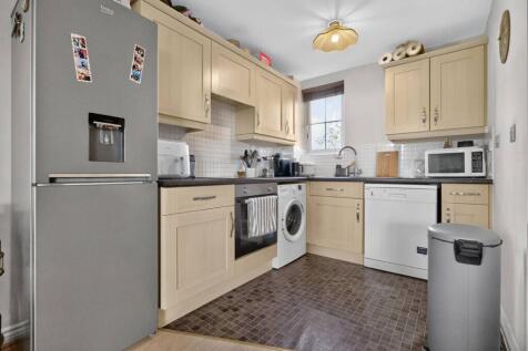 Watkins Square, Llanishen, Cardiff photo 5
