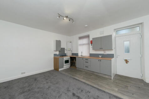 Wensleydale Parade, BATLEY, WF17 8NR photo 3