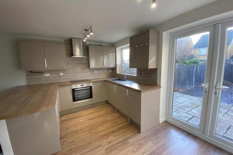 2 Heol Gylfinir - kitchen.jpg