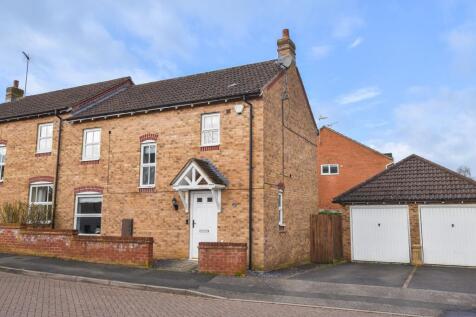 15 Baines Close