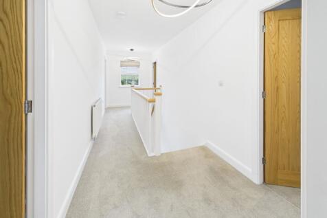 CAM02093G0-PR0051-STILL001