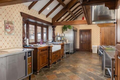 Highcliffe Manor Kitchen-2.jpg