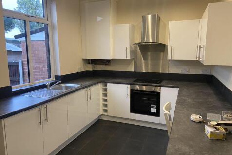 Mount Avenue Hurstead.  photo 3