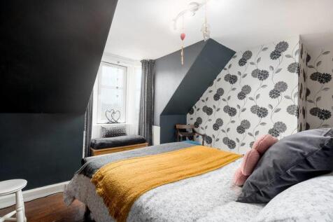 4 bed, 1 bath Flat in Leeds - Photo 11