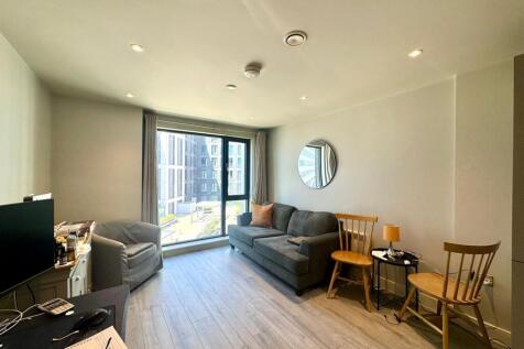 Living room pic 2.jpeg