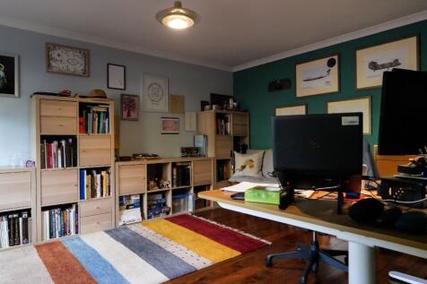 Large office/study/playroom or 5th bedroom