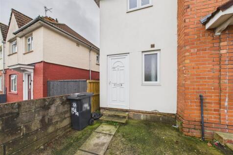 194, Ilminster Avenue Bristol, BS4 1BY | Hollis Mo