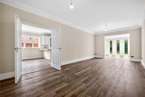Hale Road, Hale Barns, Altrincham, Greater Manchester, WA15 photo 4
