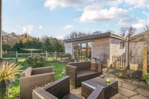 Garden &amp; Studio/Games Room