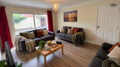 FRONT ROOM