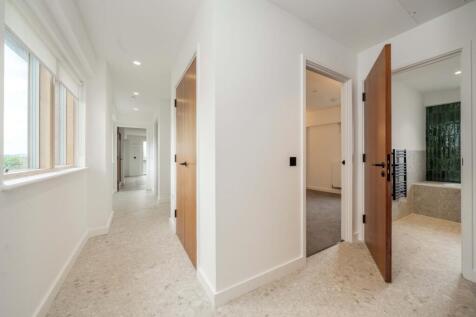 North Acton W3 photo 5