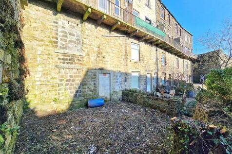 Rear Levels/ Garden