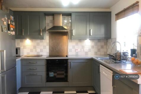 Angelica Drive, London, E6 photo 3