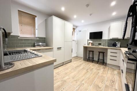 High Street, Room 6, Fletton, PE2 photo 5