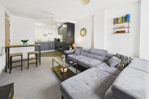 Open plan living/dining/kitchen area