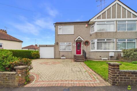 Presented by Clinton at EweMove Bexleyheath and Da
