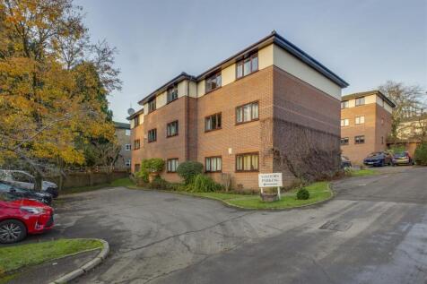 4 Winchester Court, London Rd, HP11 1HB-11.jpg
