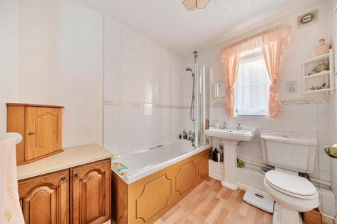 Manor Way - Bathroom.jpg