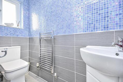 3 Crompton Way WC.jpg