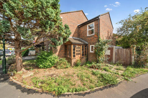 Hampton, TW12 - property photo
