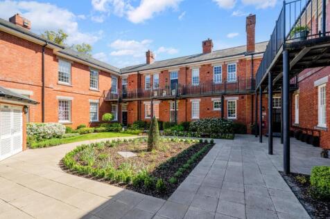 PARKLANDS COURT, FLAT (2).jpg