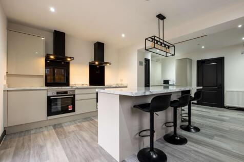 Kitchen 2.jpg