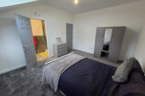 Luxury bedroom with en suite within a house of on