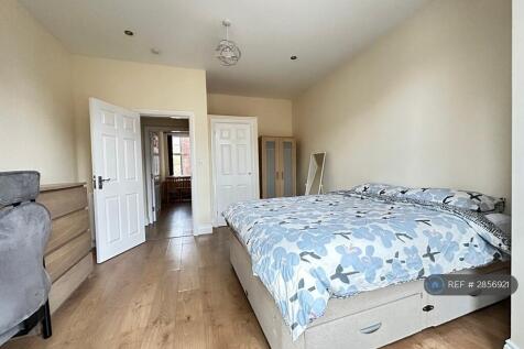 Large Front Bedroom
