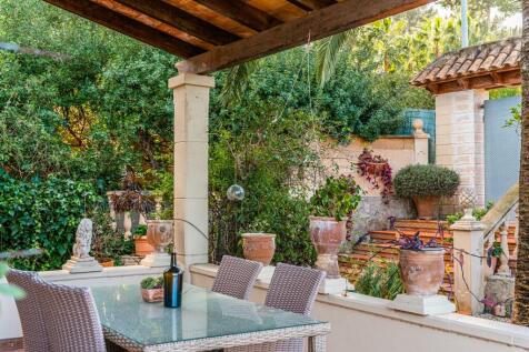 Covered Terrace