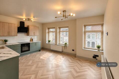 Top Floor Apartment- Kitchen/ Living