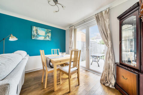 1370654-5-68f0cc5...