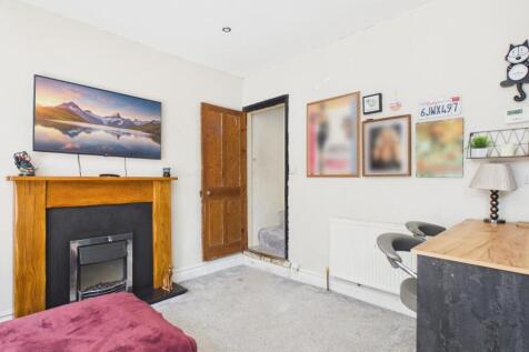 CAM01268G0-PR0487-STILL002.jpg