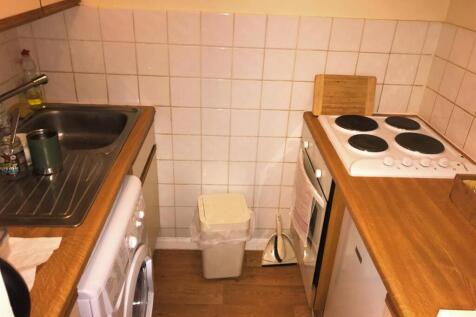 Flat 1, 31 Belmont Road Kitchen.JPG