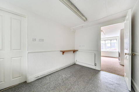 1388323-11-693869...