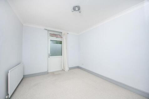 St Leonards Rd (8).jpg