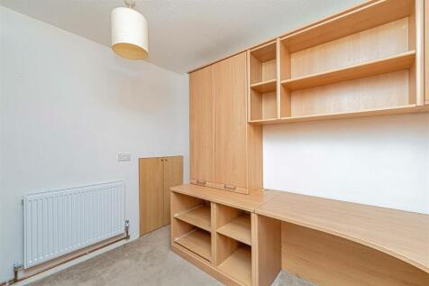 8 Crofters Close, Isleworth TW7 7PH-LOW RES-16.jpg