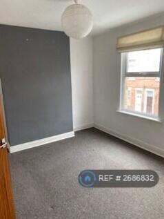 Middle Bedroom